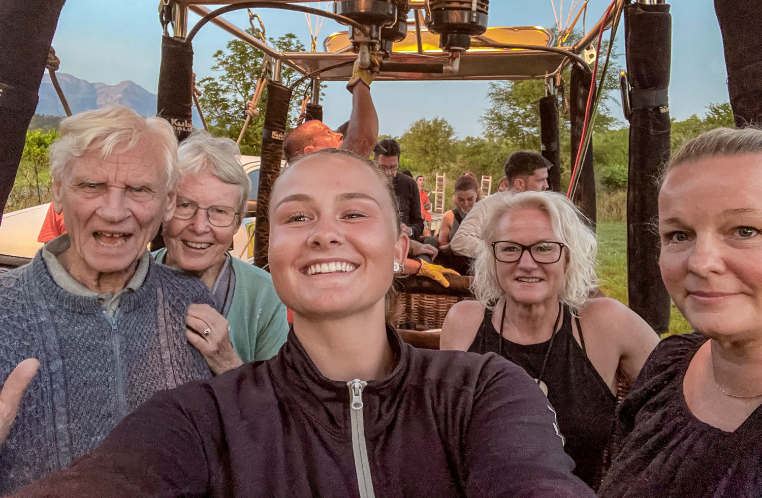 Karen og Otto i luftballon